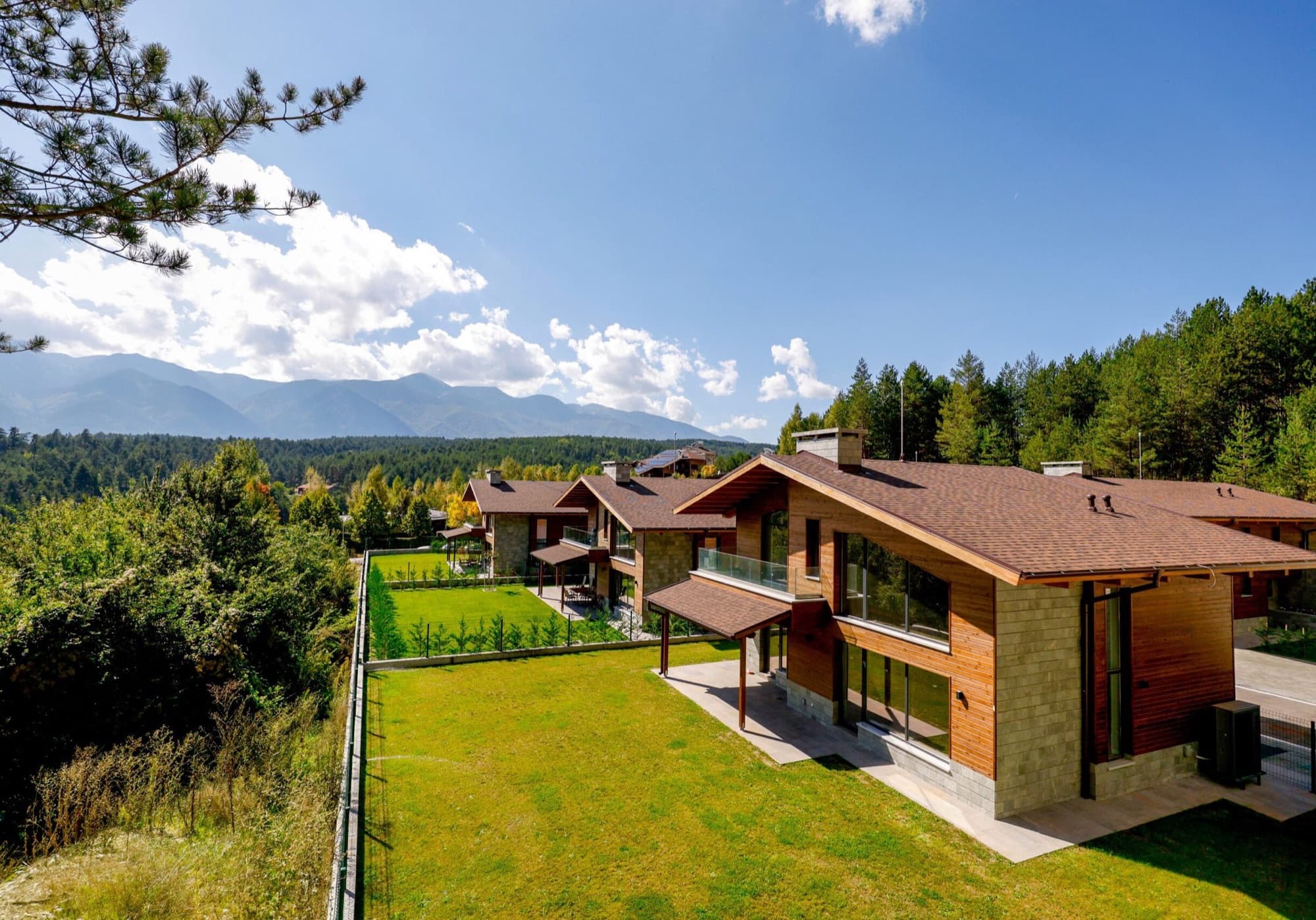 VAIA Heights villas in the Pirin Mountains